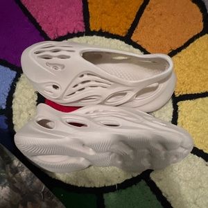 YEEZY FOAM RUNNER